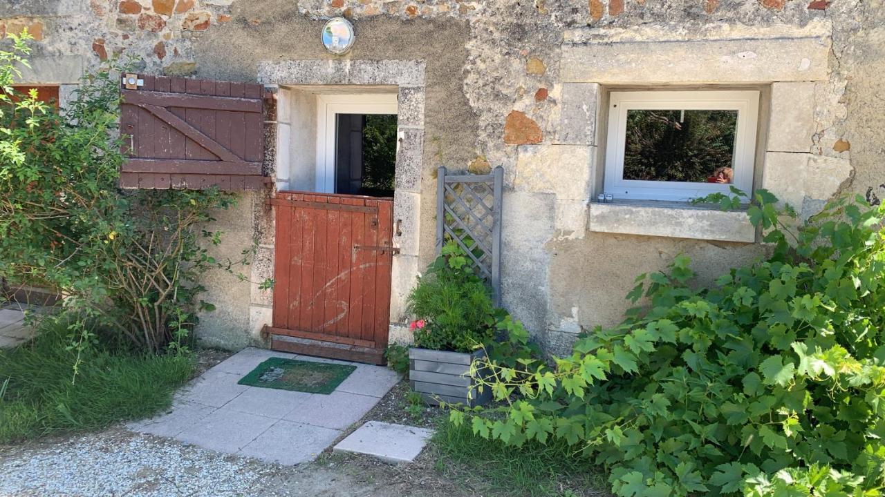 Petit Gite A La Ferme Des Buttons Rosnay  Exterior photo